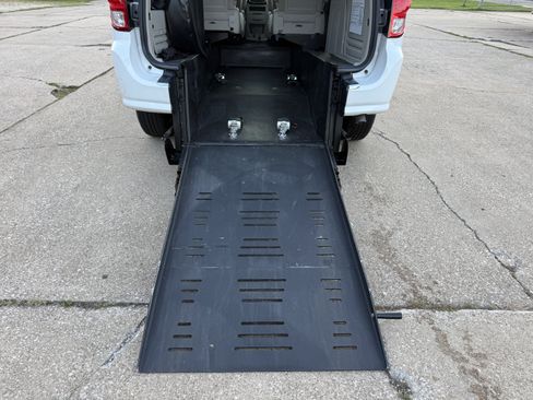 Used 2017 Dodge Grand Caravan SE w/ Power Window Group FWD image 30