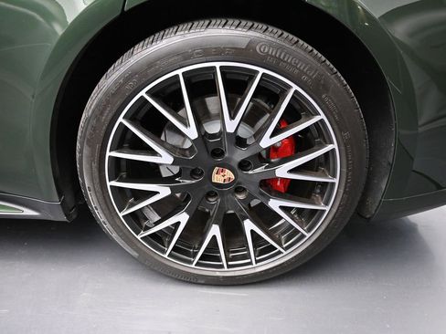 Used 2025 Porsche Panamera 4S image 10