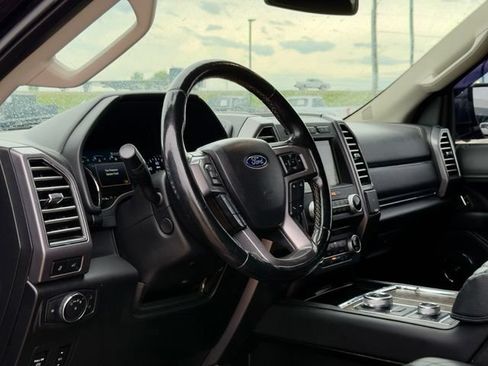 Used 2018 Ford Expedition Platinum AWD/4WD image 19