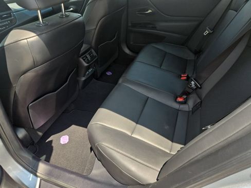 Used 2024 Lexus ES 350 w/ Accessory Package (Z1) FWD image 13