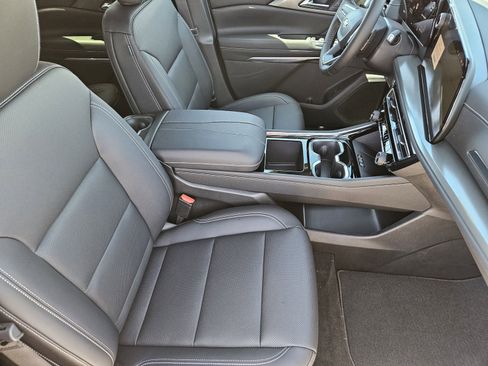 New 2026 Chevrolet Traverse LT FWD image 16