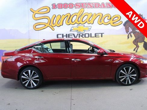Used 2020 Nissan Altima 2.5 Platinum image 1