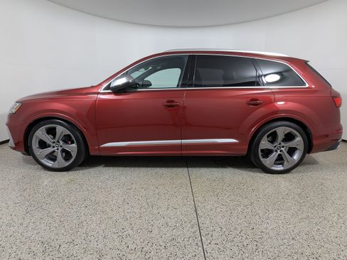 Certified 2024 Audi SQ7 Prestige image 4
