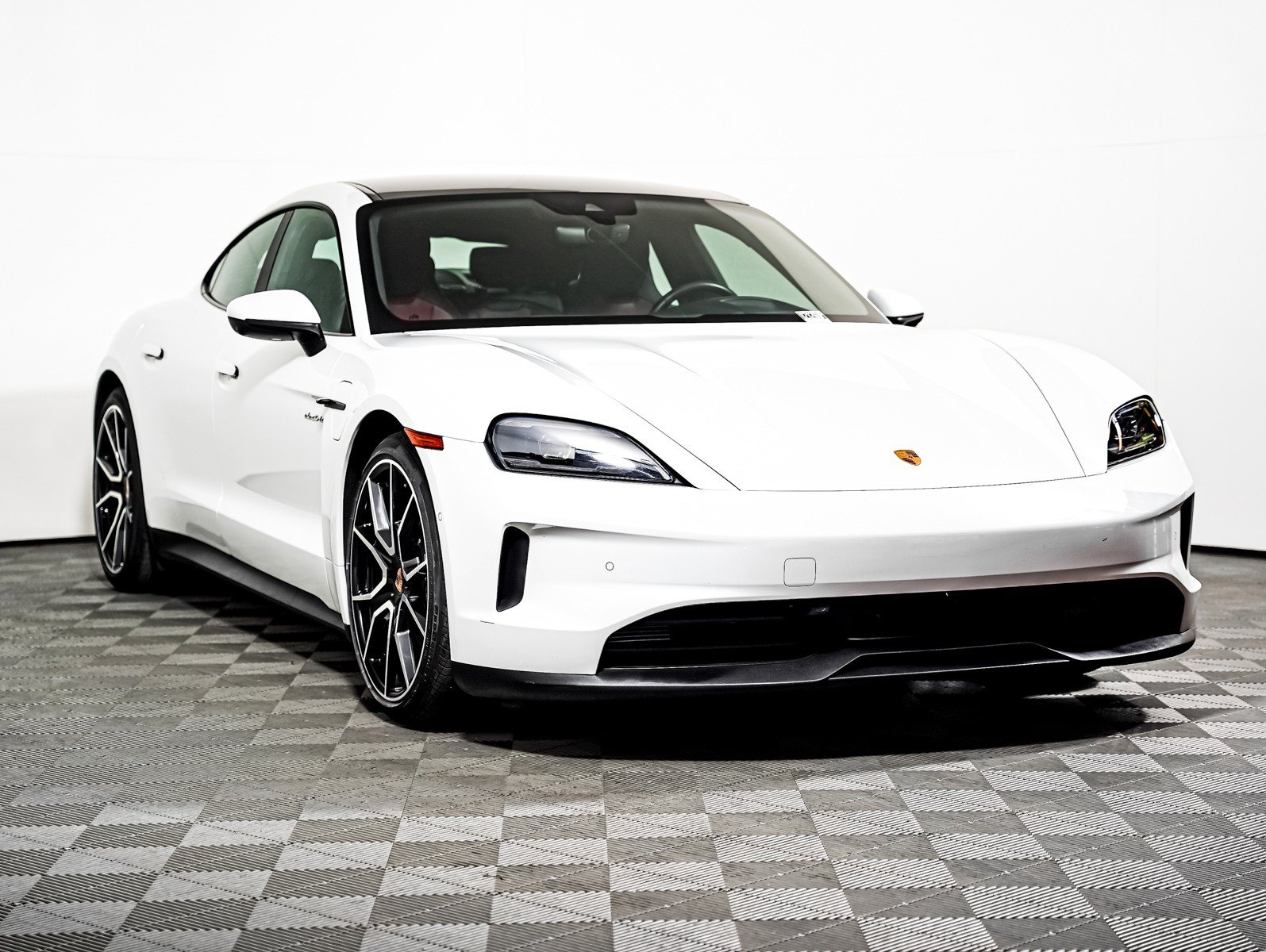 Certified 2025 Porsche Taycan w/ Premium Package RWD image 8