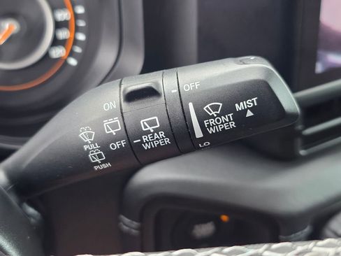 Used 2025 Jeep Wrangler Unlimited Rubicon image 42