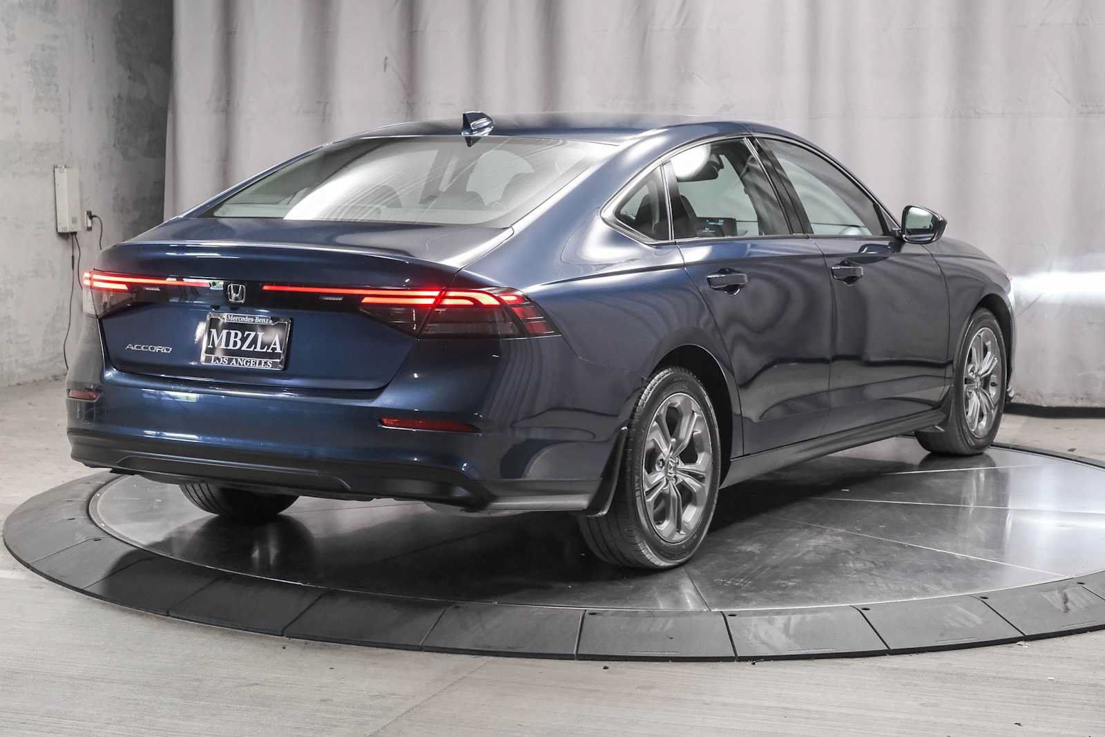 Used 2024 Honda Accord EX image 4