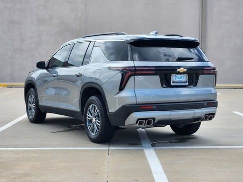 Used 2026 Chevrolet Traverse LT FWD image 7