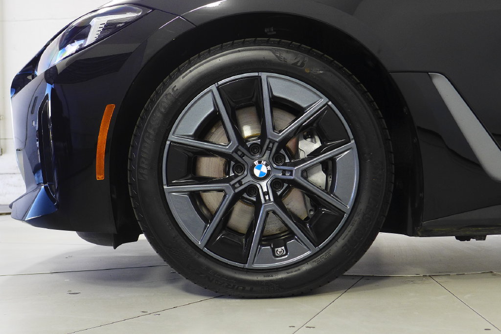 Certified 2025 BMW i4 eDrive40 RWD image 5