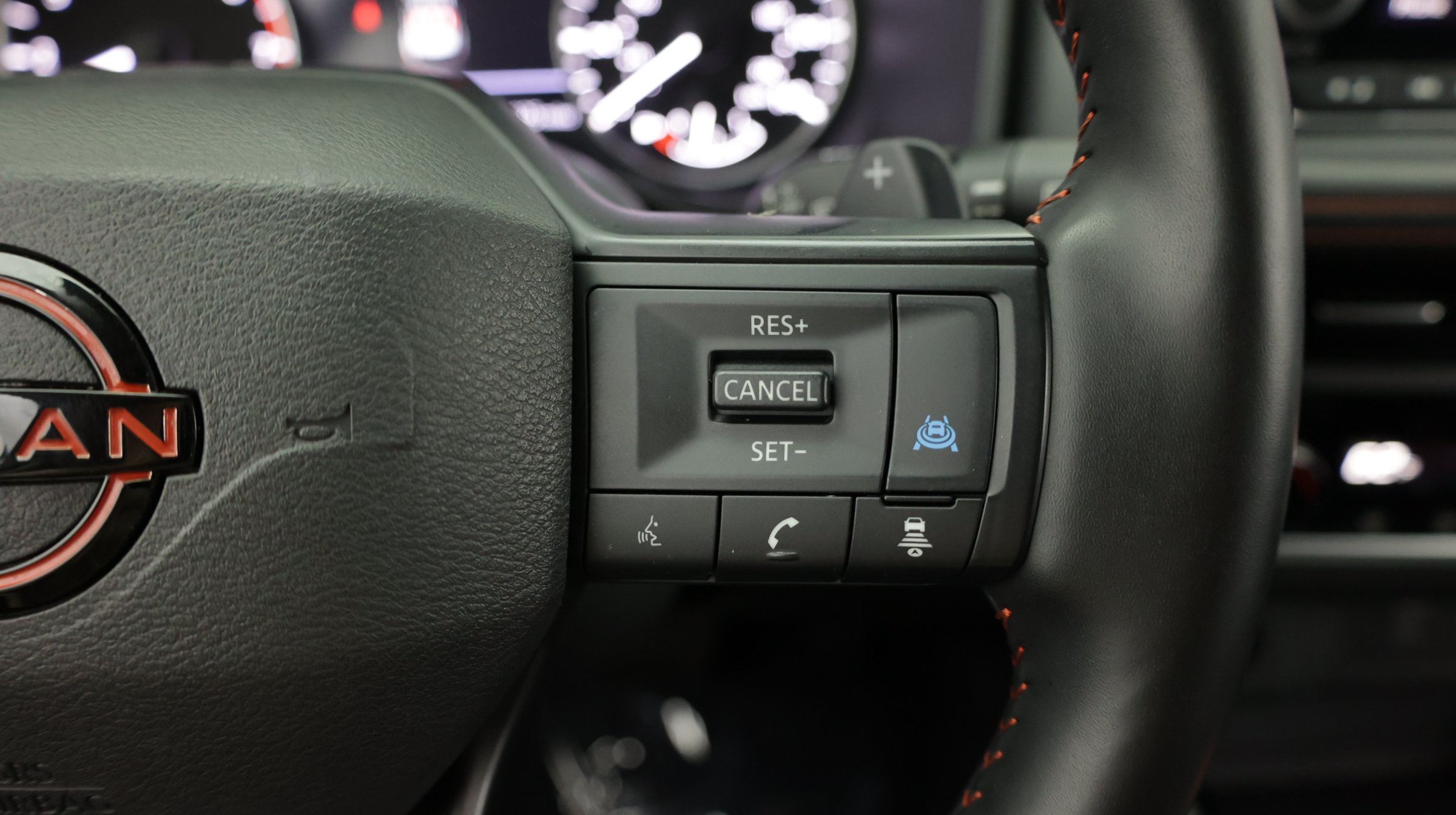 Used 2025 Nissan Rogue SV AWD/4WD image 24