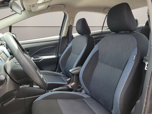 Used 2025 Nissan Versa SV FWD image 11