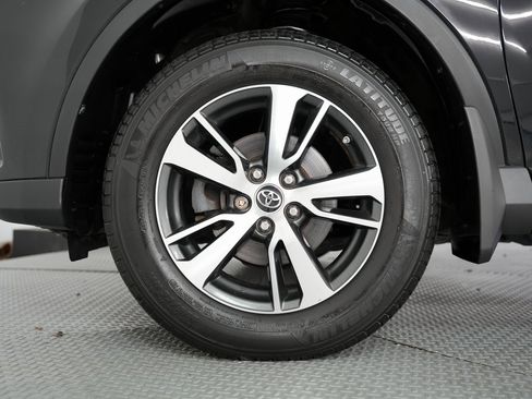 Used 2017 Toyota RAV4 XLE image 62