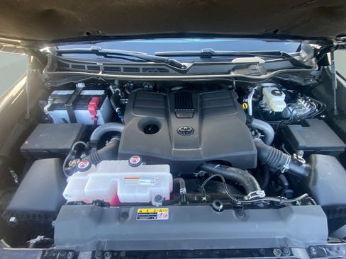 Used 2026 Toyota Tundra Limited AWD/4WD image 29
