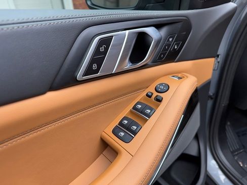 Certified 2025 BMW X5 xDrive40i w/ Climate Comfort Package image 11