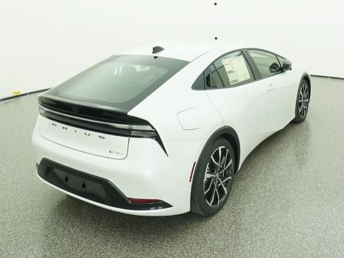 New 2026 Toyota Prius Plug-In Hybrid FWD image 8