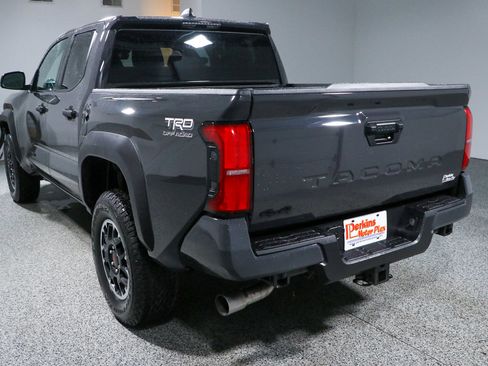 Used 2025 Toyota Tacoma TRD Off-Road AWD/4WD image 9