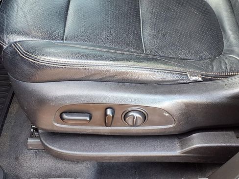 Used 2020 Chevrolet Traverse LT image 19