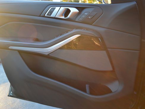 Certified 2025 BMW X5 xDrive40i w/ Premium Package image 12