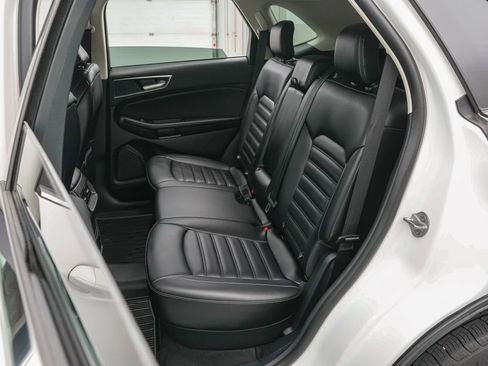 Certified 2024 Ford Edge SEL w/ Convenience Package AWD/4WD image 18