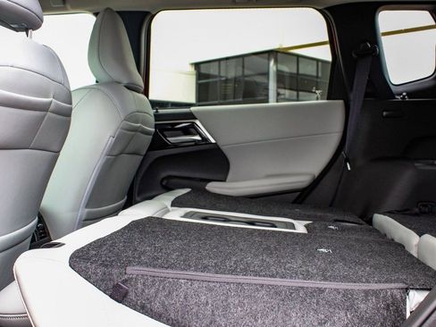 New 2025 Mitsubishi Outlander SE AWD/4WD image 35