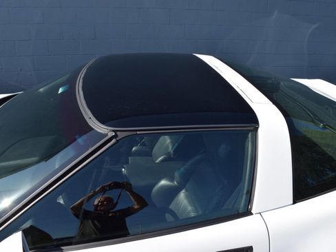 Used 1992 Chevrolet Corvette Coupe image 8