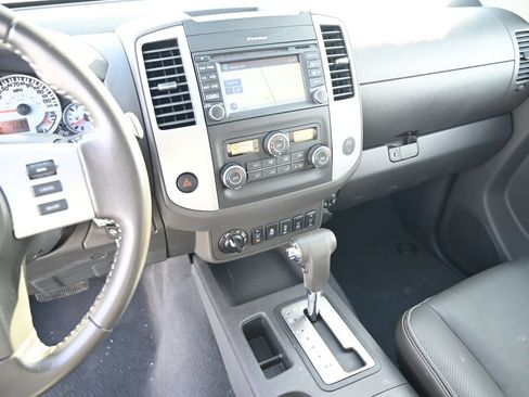 Used 2019 Nissan Frontier PRO-4X image 32