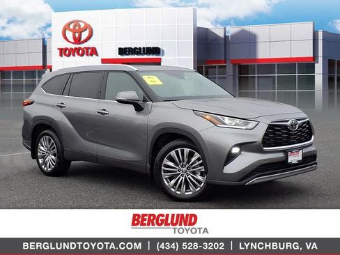 Used 2026 Toyota Highlander Platinum image 1
