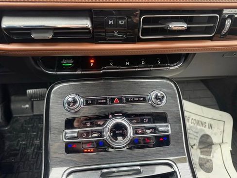 Used 2023 Lincoln Nautilus Reserve image 30