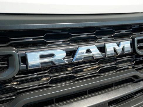 Used 2025 RAM ProMaster 2500 w/ Convenience Group FWD image 10