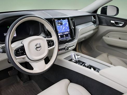 Certified 2025 Volvo XC60 B5 Ultra w/ Protection Package Premier AWD/4WD image 2