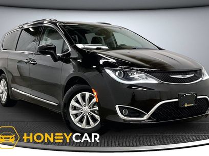 Used 2018 Chrysler Pacifica Touring-L