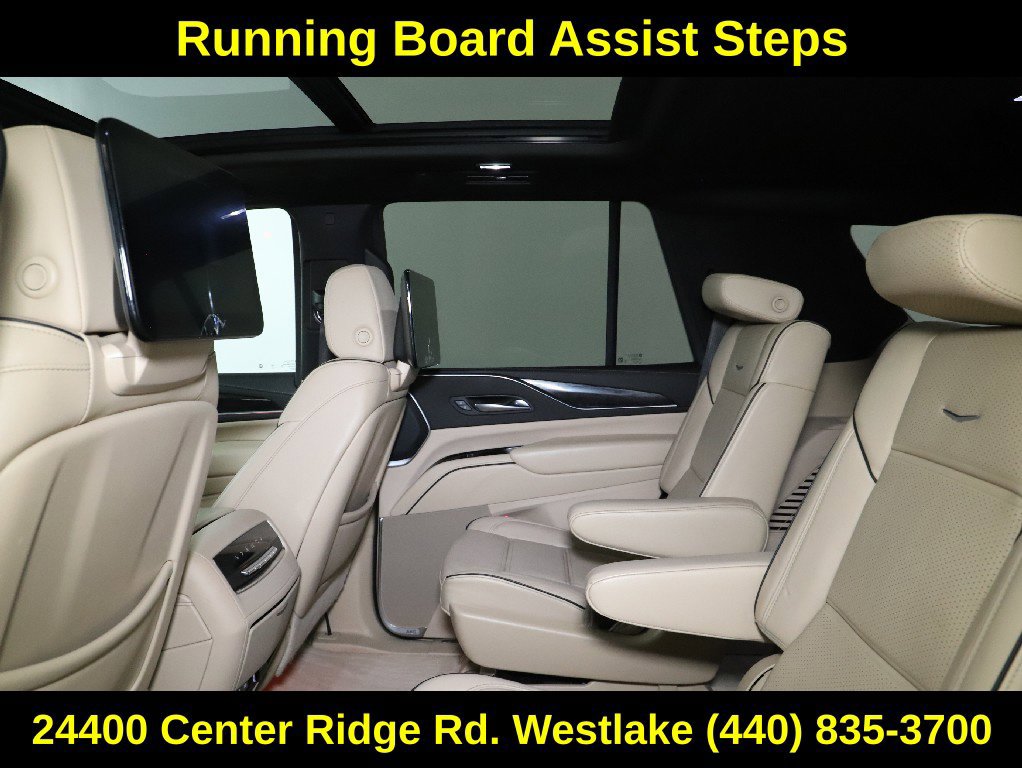 Used 2023 Cadillac Escalade Premium Luxury AWD/4WD image 18