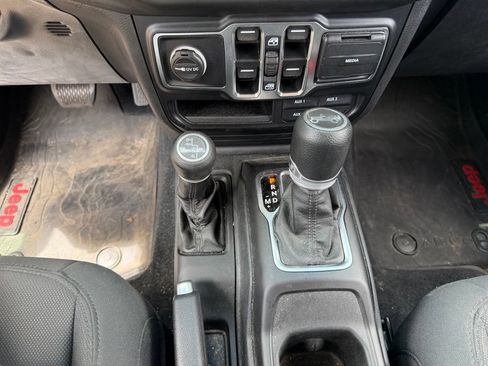 Used 2020 Jeep Wrangler Unlimited Sport AWD/4WD image 25