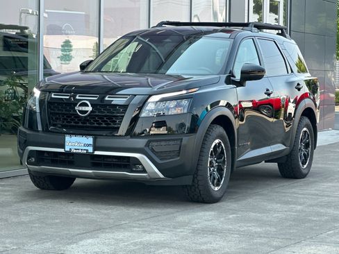 Used 2025 Nissan Pathfinder Rock Creek AWD/4WD image 7