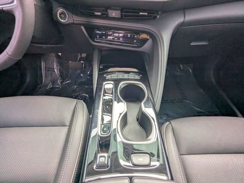 Used 2023 Buick Envision Essence image 19