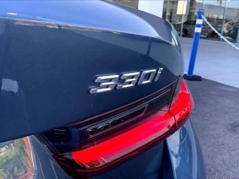 Certified 2025 BMW 330i Sedan image 9
