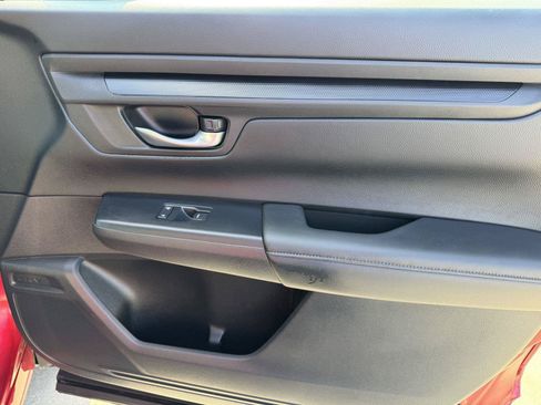 Used 2025 Honda CR-V EX image 9