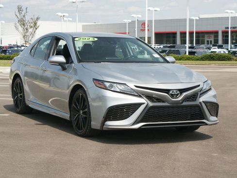 Used 2023 Toyota Camry XSE image 2