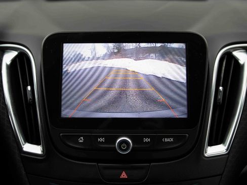 Used 2017 Chevrolet Malibu LT w/ Driver Confidence Package image 12