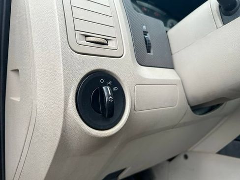 Used 2008 Ford Escape XLS FWD image 16