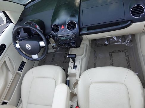 Used 2008 Volkswagen Beetle SE FWD image 72