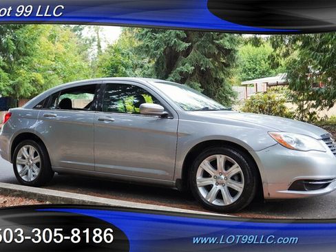 Used 2013 Chrysler 200 LX FWD image 6