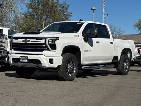 New 2026 Chevrolet Silverado 2500 LT w/ Z71 Chrome Sport Edition AWD/4WD image 7
