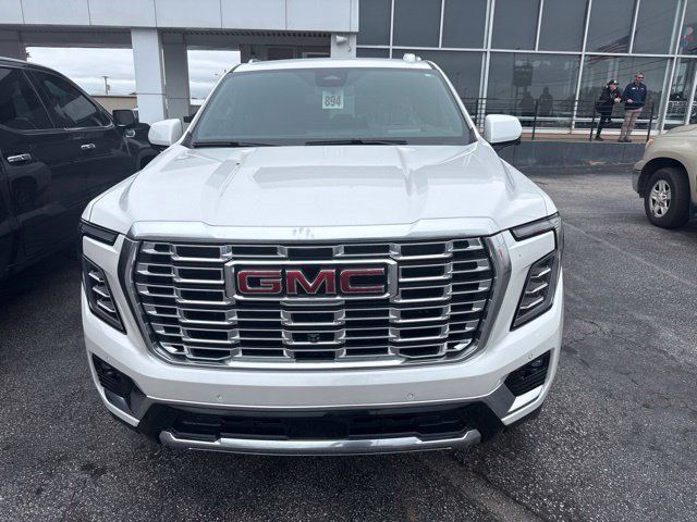 Used 2025 GMC Yukon Denali w/ LPO, Floor Liner Package AWD/4WD image 4