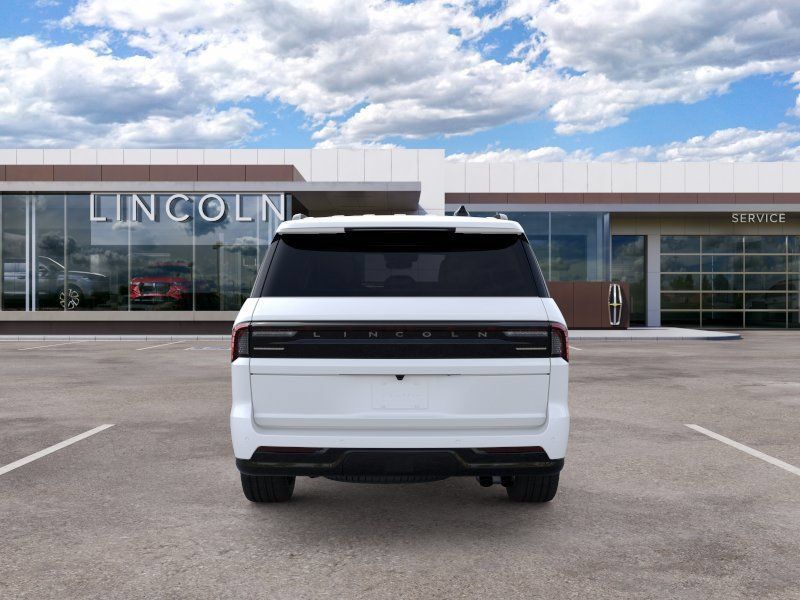 New 2025 Lincoln Navigator Reserve w/ Jet Appearance Package AWD/4WD image 5