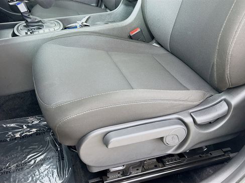 Used 2025 Hyundai Kona SE image 19