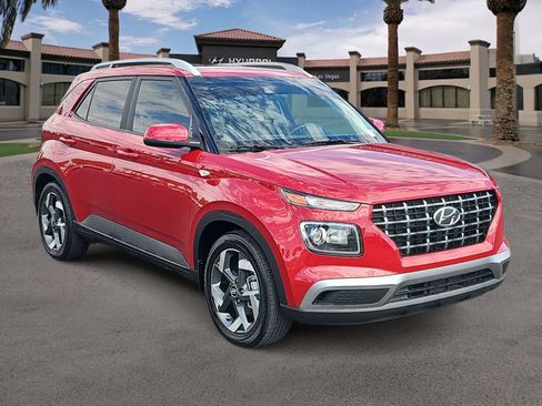 Certified 2022 Hyundai Venue SEL FWD image 2