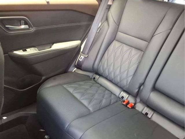 Certified 2023 Nissan Rogue Platinum w/ Platinum Premium Package FWD image 16