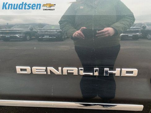 Used 2018 GMC Sierra 3500 Denali w/ Duramax Plus Package image 12