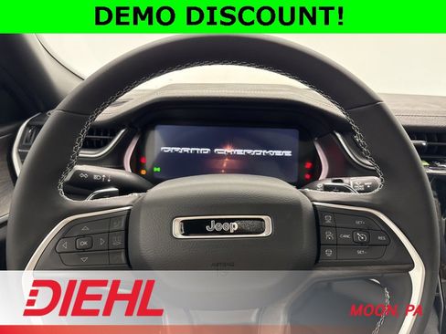 New 2025 Jeep Grand Cherokee Limited w/ Trailer Tow Package image 26