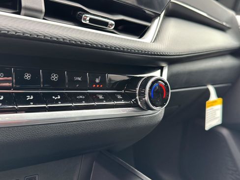 New 2026 Chevrolet Equinox LT w/ Convenience Package II image 25